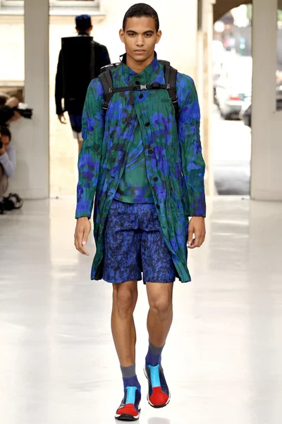 Look 7